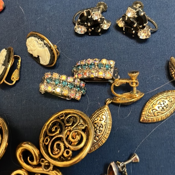 These are all clip earrings most are small as u can see! Only top one broken! - Picture 3 of 3